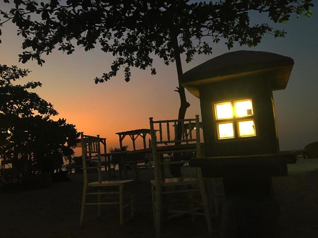 Puri Air Beach Resort & Spa Gili Air Buitenkant foto
