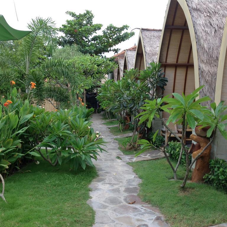 Puri Air Beach Resort & Spa Gili Air Buitenkant foto